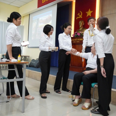 Hoạt động huấn luyện sơ cấp cứu cho BQL KCN